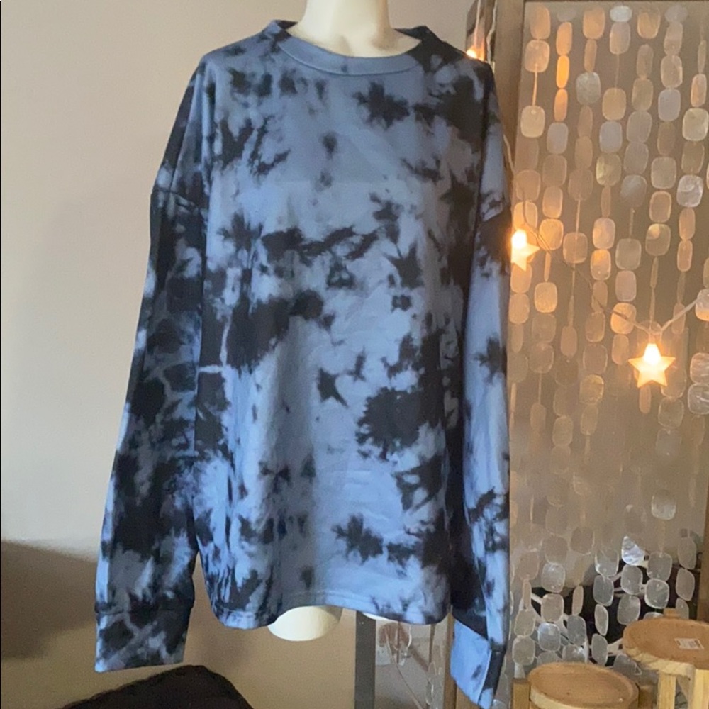 Tie dye crew neck sweatshirt